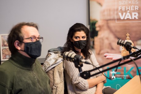 Új világ nyílt a szekrény tetején - egy világjáró jegesmedve történetei